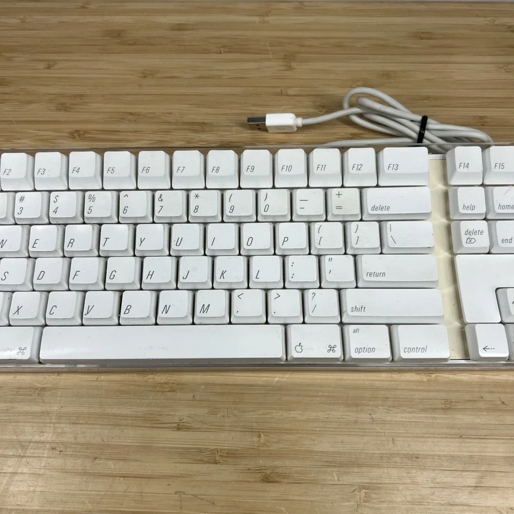 Apple A1048 Wired USB Keyboard Full Size White Clear EMC 1944 Tested